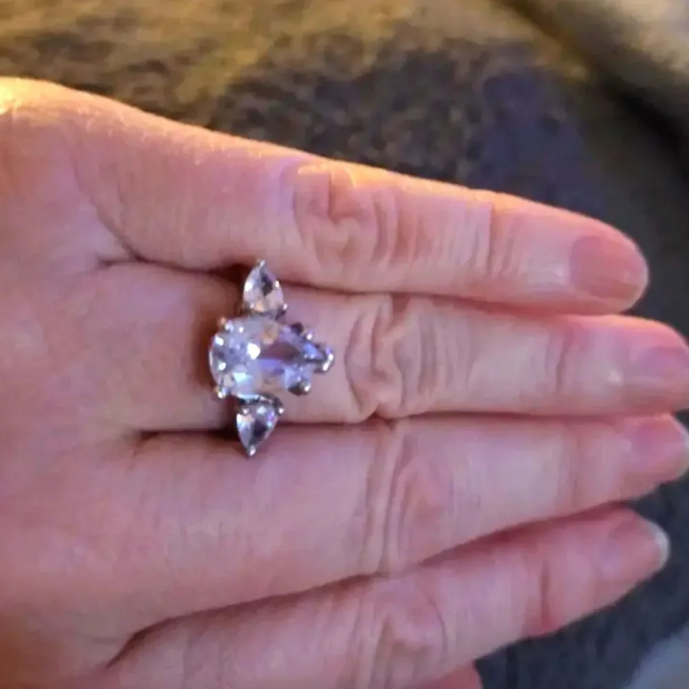 Elegant diamond wedding ring